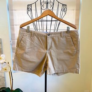 Mid rise khaki chino shorts size 14